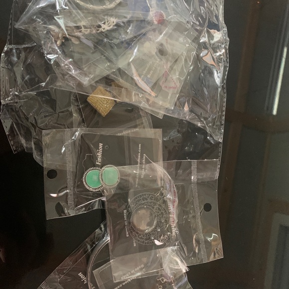 Bundle pack of women fashion jewelry - Picture 2 of 2